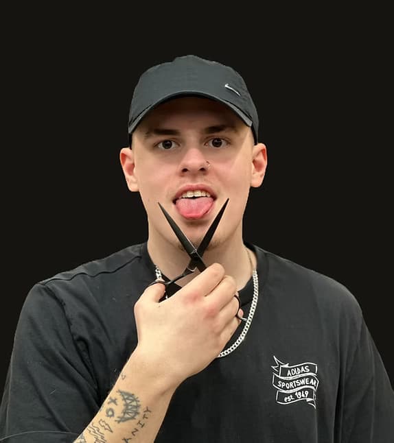 Jakub M. – holič ve Wokaar Studios, Brno